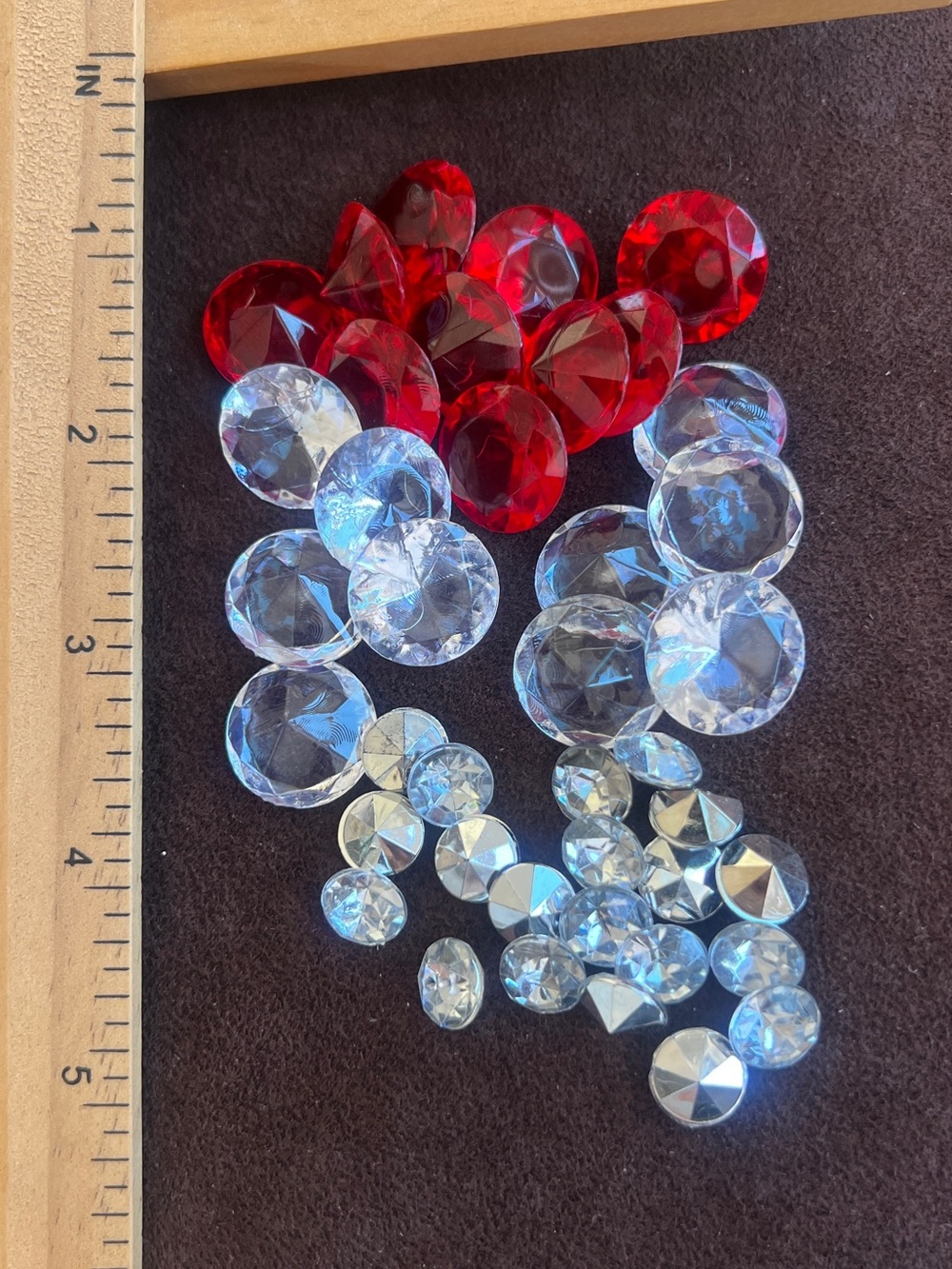 Acrylic Faceted Gems for Crafts – 40 pcs (New)